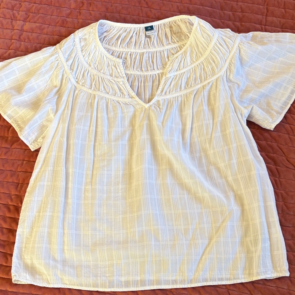 Old Navy Light Cream Blouse